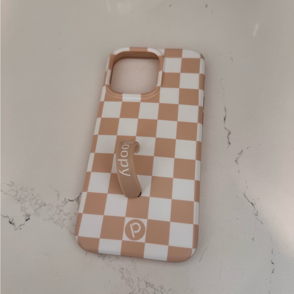 Loopy Case Beige and White Checkered Phone Cover